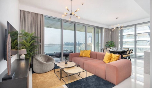 Palm View Paradise 3 bed apartment w private beach