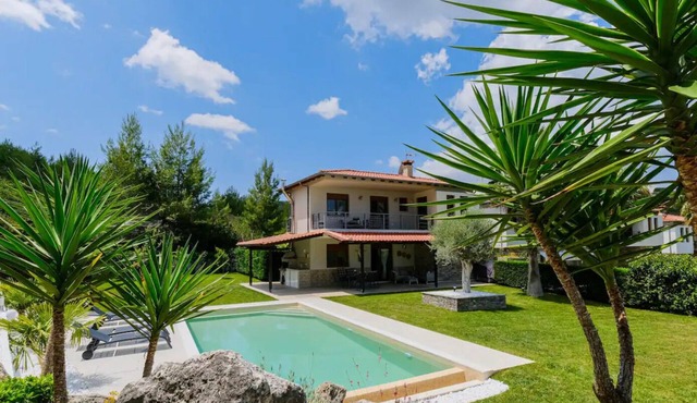 Palmera Pool Villa