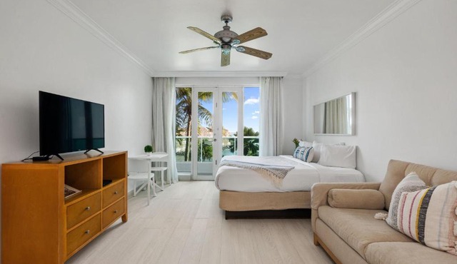 Palmera View Studio - Waterfront studio in the heart of San Juan