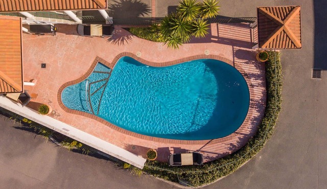 Palms Motel