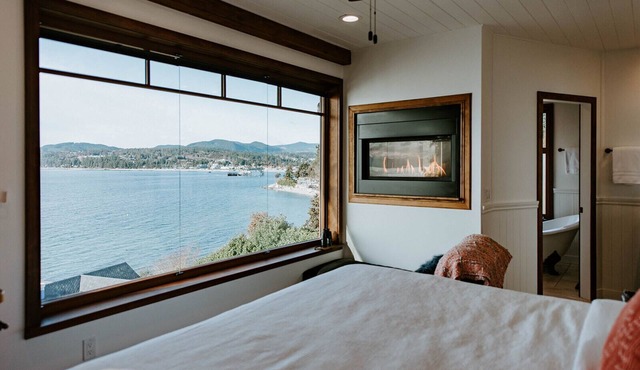 Pamper yourselves in opulence at Eagle Suite at Beach Hideaway.