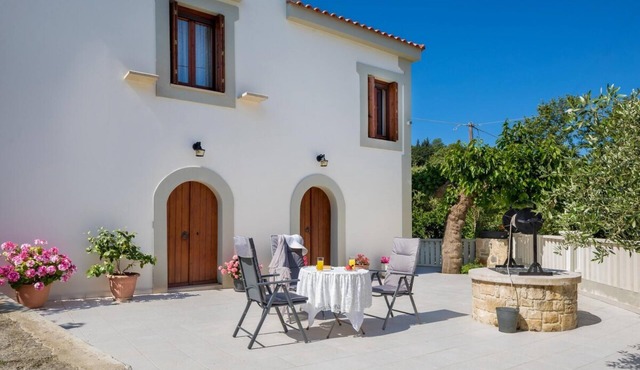 Panethimos House in nature