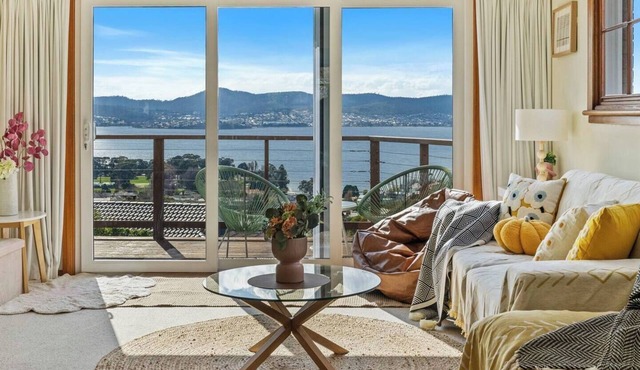 Panorama Magic A Sandy Bay Family Escape