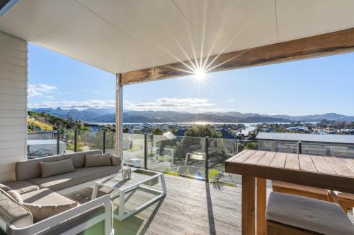 Panorama View Retreat - Bachcare Holiday Home