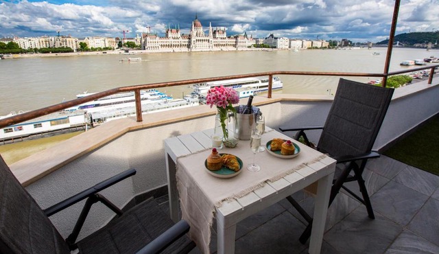 Panorama view rooftop 3Br terrace
