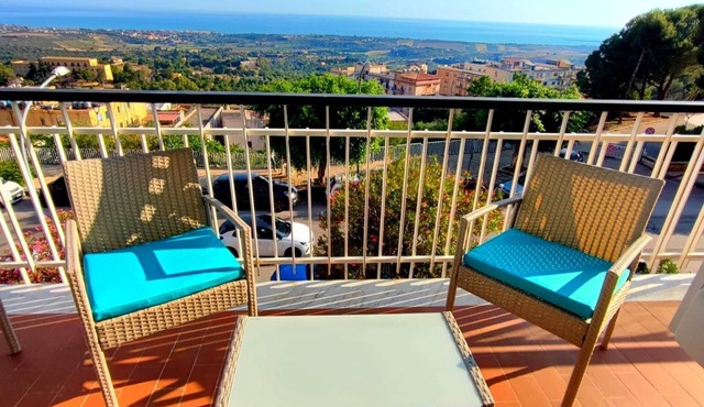 Panoramic Apartment "The Balcony on the Valley of the Temples"