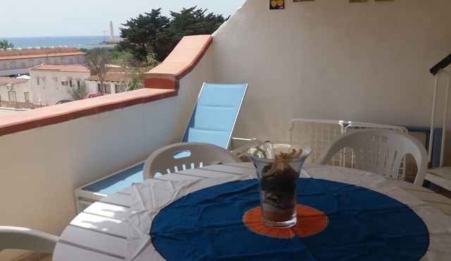 Panoramic beachfront apartment in Kartibubbo village in Sicily