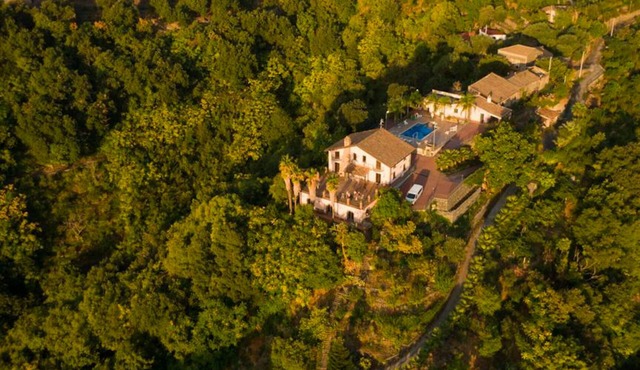 PANORAMIC ETNA VILLA WITH POOL