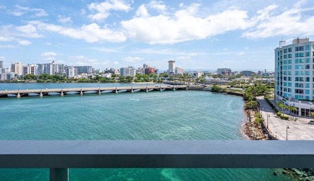 Panoramic Lagoon Studio + Resort Pool