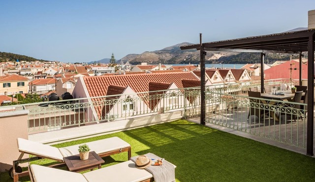 Panoramic Luxurious Penthouse