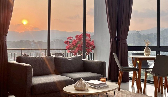 Panoramic mountain view penthouse at Icon Park