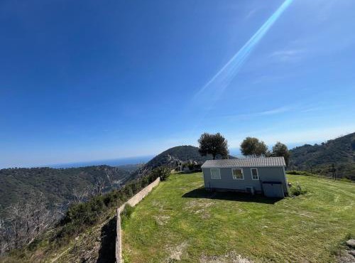 Panoramic mountain view, sea 15 min away with AC