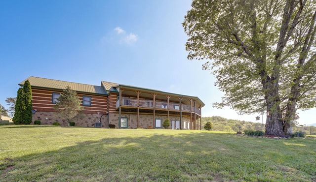 Panoramic Mtn Views: Spacious Tennessee Home!