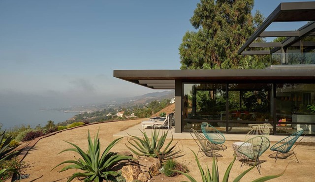Panoramic Ocean Views, Designer MCM House + Studio
