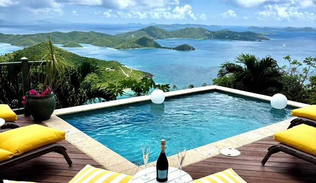 Panoramic Ocean Views, Heated Pool, Off Grid, Lunazul Villa