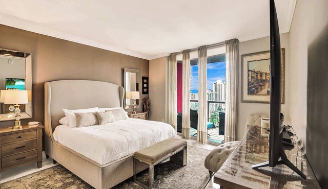 Panoramic Perfection: 3BR Breathtaking Water Views