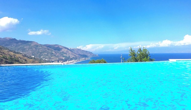 PANORAMIC RESIDENCE TAORMINA Apartment with Sea View Pool Terrace