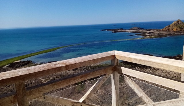 Panoramic sea view 250° from all 10 windows! Classified as 4* furnished tourist accommodation. WIFI Fiber