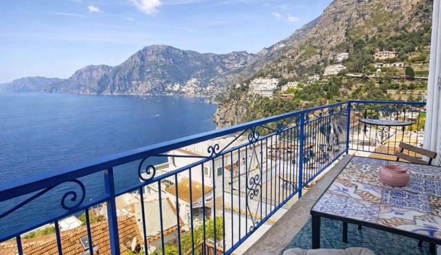 Panoramic Sea View Balcony Apartment in the Heart of Praiano, Casa Mimì Junior