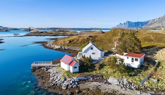 Panoramic seaview house by the sea