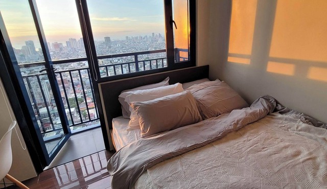 Panoramic View Corner Unit w/Balcony Near Airport & Sky Way - 4734