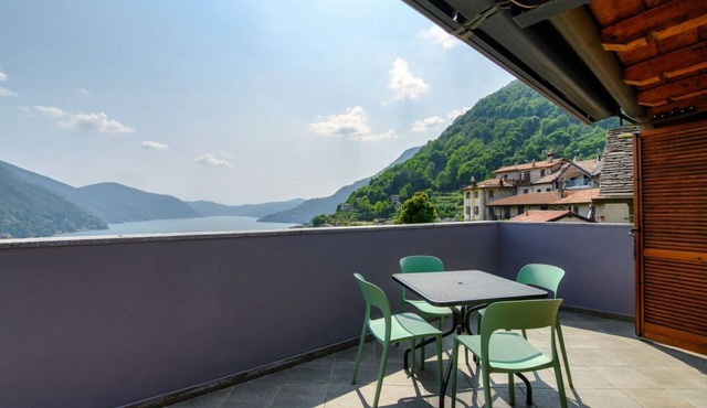 Panoramic View over Lake Como (La Colonghera)