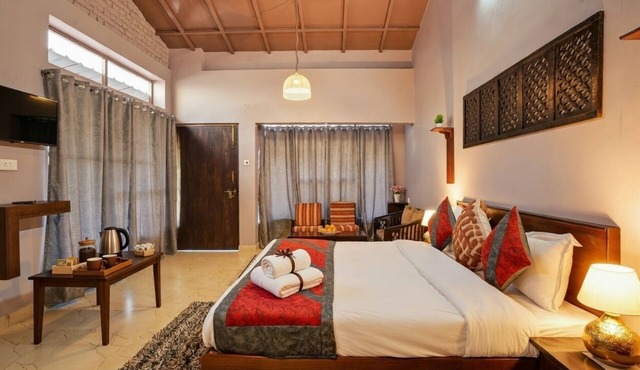 Panoramic Views 4-bedroom Luxury villa in marvelous Mukteshwar for your getaway