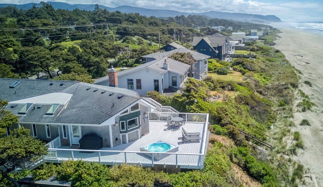 Panoramic Views from this Luxurious Oceanfront Home with Hot Tub and Wet Bar!