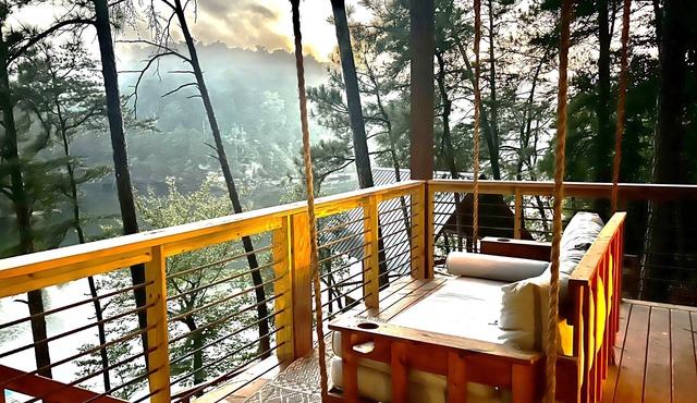 Panoramic Views of Lake and Forest! Two Decks, Hot Tub, Fire Pit, Theater, Dock