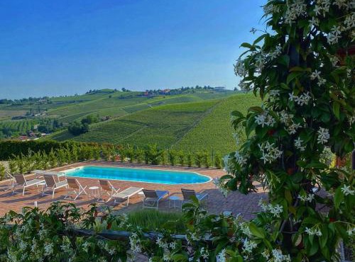 Panoramic Villa Garassino - country rooms and fine restaurant