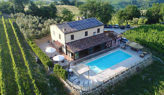 Panoramic villa with pool in the heart of Marche region