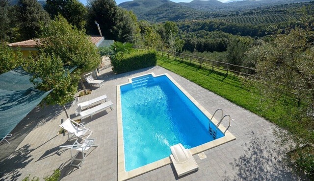 Panoramic villa with pool, between the forest and the olive grove of Rura Colimus