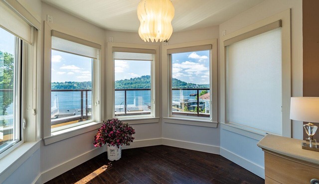 *Panoramic Water View* Deep Cove Luxury living