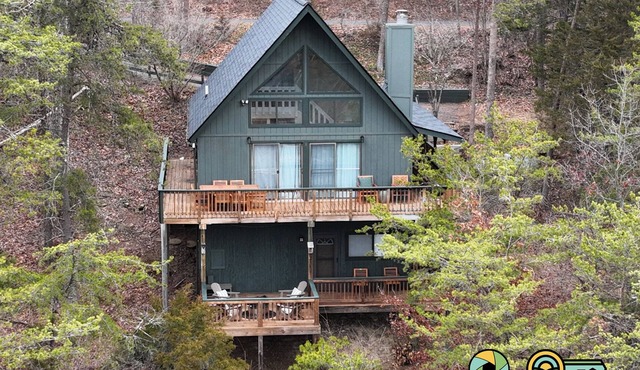 Par & Pine Lodge | Double decks w/fire pit!