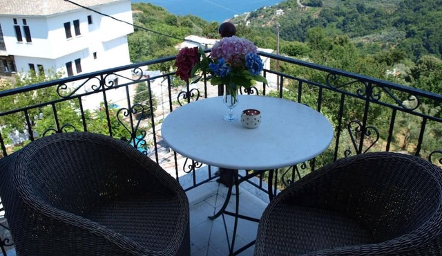 Paradeisos Penthouse