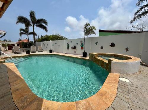 Paradera Palms Apt 1