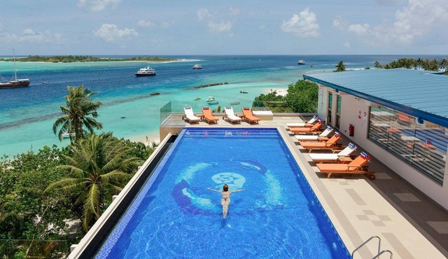 Paradise 4* Hotel - Rooftop Pool - Gardenview Room