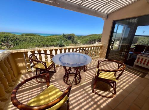 Paradise Beach, Main Beachfront!