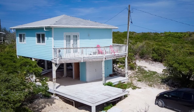 Paradise Blue beach cottage and cabana