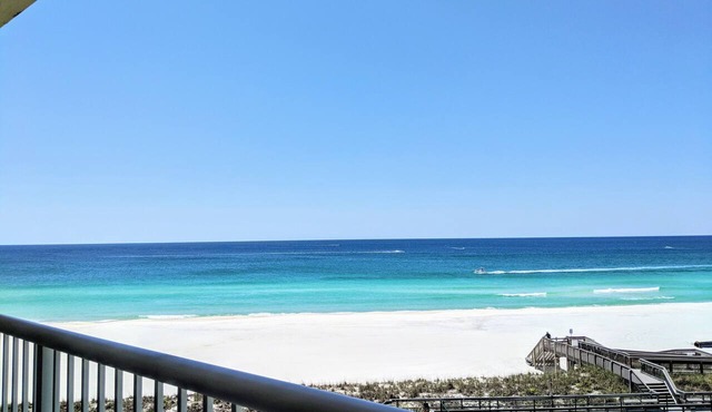 Paradise Found in this Stylish, high end condo. Stunning Views! (519)