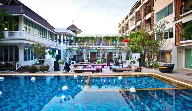 Paradise Hotel