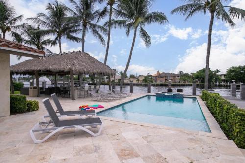 Paradise Manor