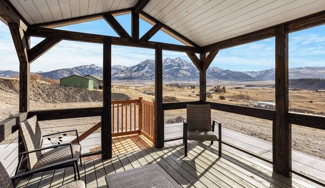 Paradise View- Tiny home with big views and great location in Paradise Valley