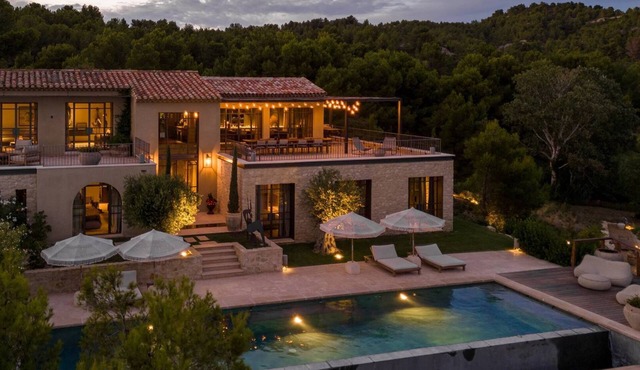 Paradou – An exceptional property – Sleeps 12