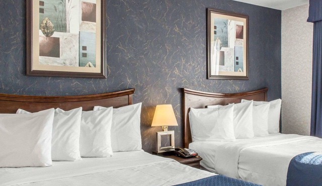 Paramount Inn