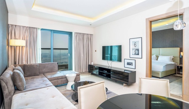 Paramount Tower 1 Bedroom, Hollywood Style Stay
