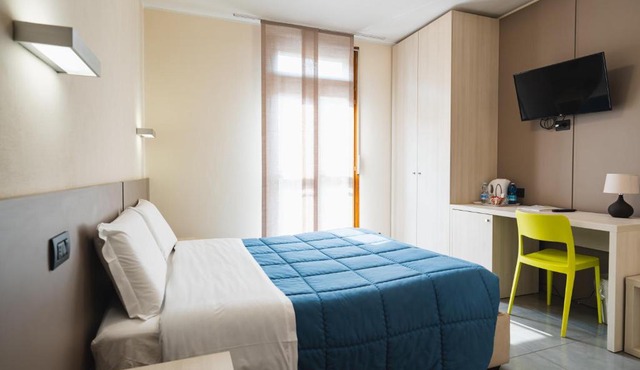 Parini Hotel