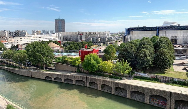 Paris 19, space and light at the water's edge