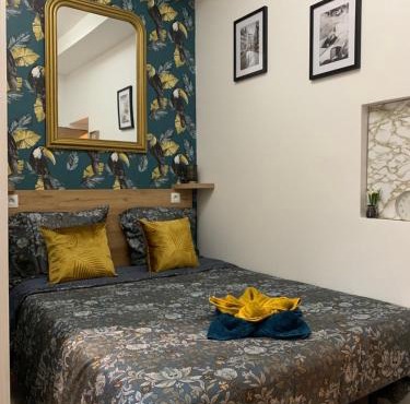 Paris Golden Studio
