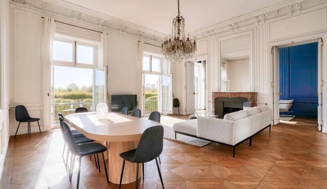 Paris ❤️Stunning View❤️ Tuileries Garden and Louvre Apt ❤️4/5 Bdr 8/10P